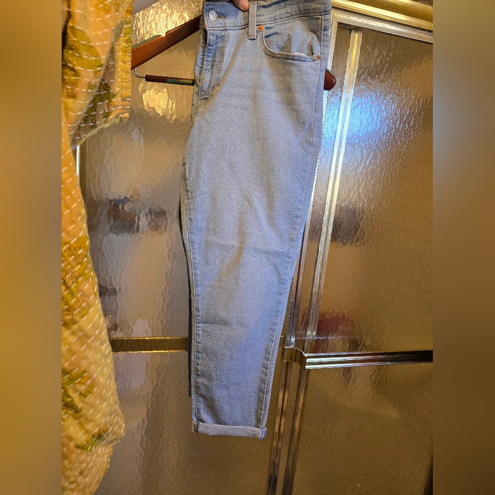 Levi jeans